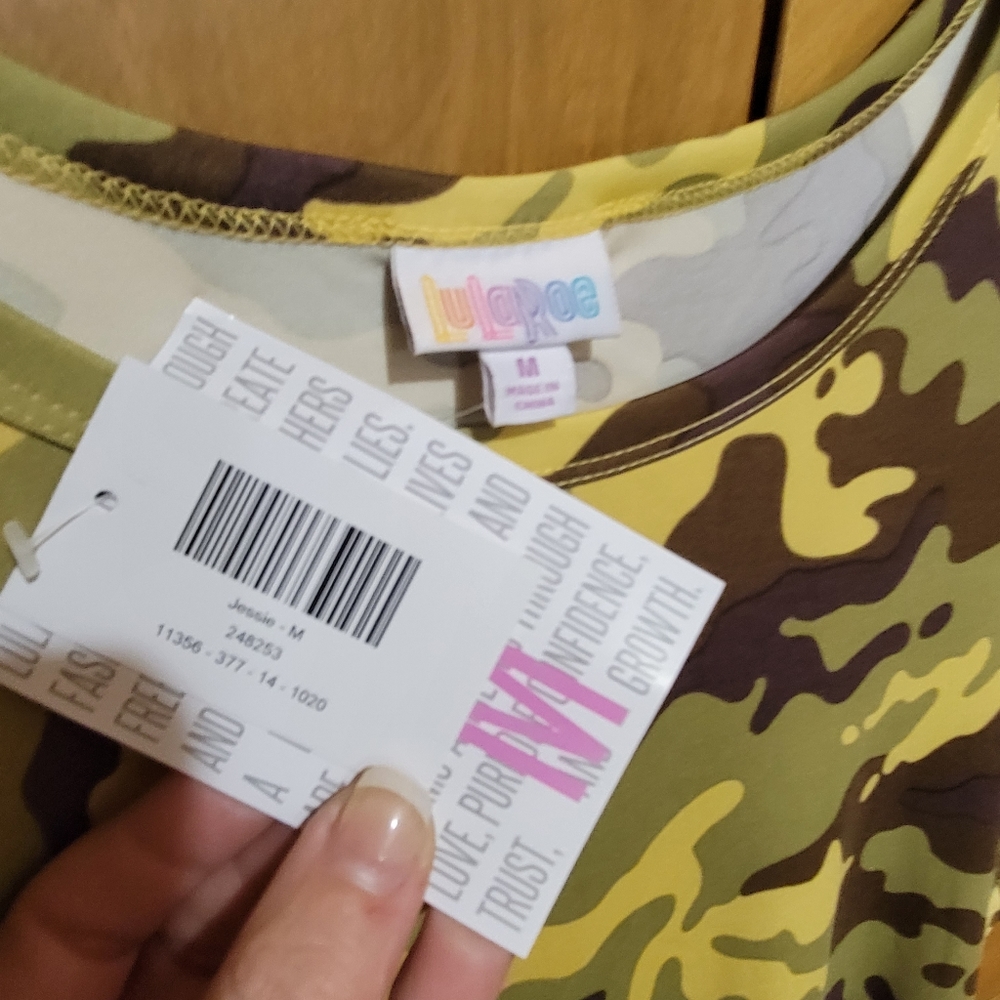 M Jessie lularoe